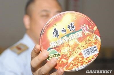 一部手機(jī)7個(gè)系統(tǒng)：那些讓人看醉的山寨